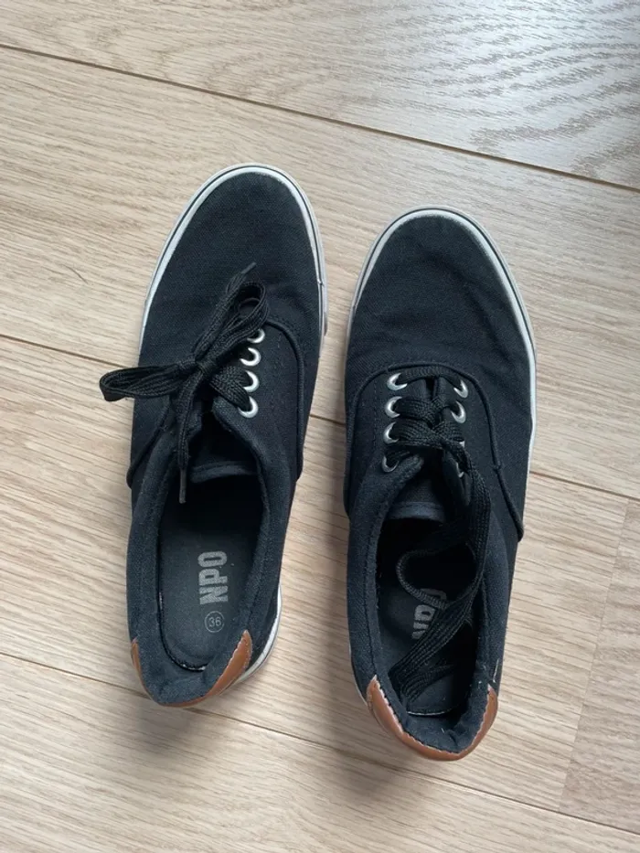 Chaussures noires type vans - photo numéro 2