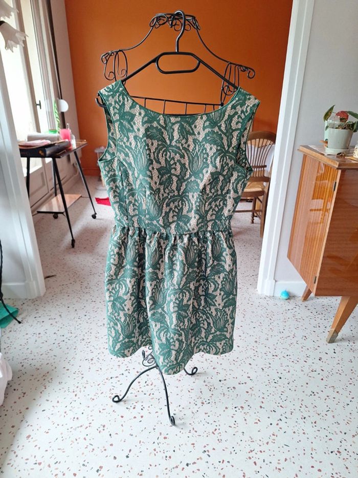 Robe sans manches Zara Taille M en dentelle 👻 - photo numéro 1