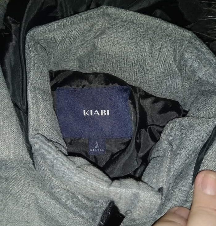 Blouson kiabi 16 ans taille S
Nombreuses poches , chaque côté de la poitrine et deux de chaque côté à la taille 
Mon fils ne l a jamais porté - photo numéro 2
