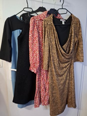 Lot 4 robes taille 38 en très bon éta