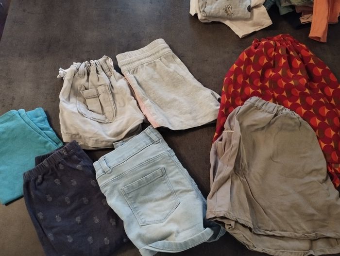 Lot vêtements fille 6 ans - photo numéro 2