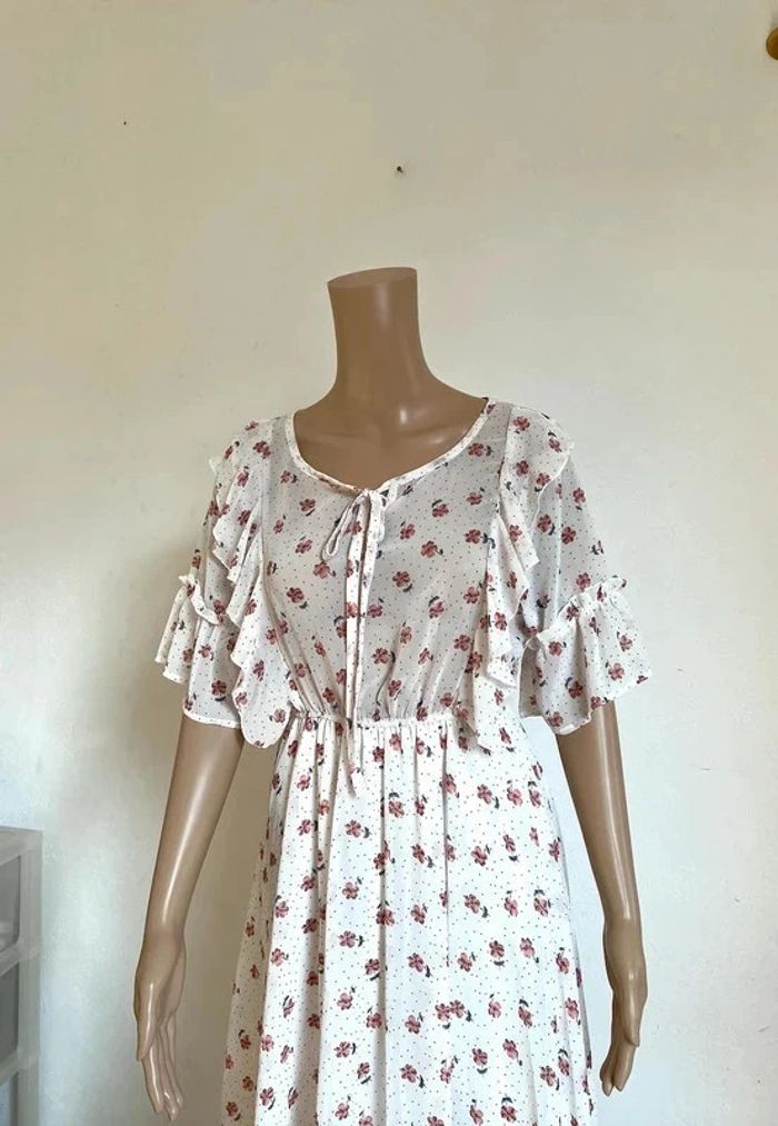 Robe volantée blanche à motifs cerisiers Corée du Sud neuve - photo numéro 4