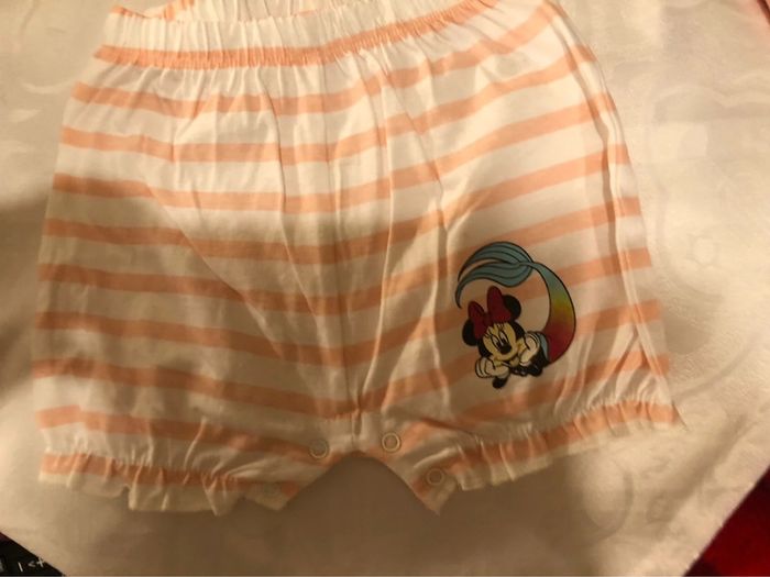 Ensemble short et tee shirt fille Minnie neuf - photo numéro 3
