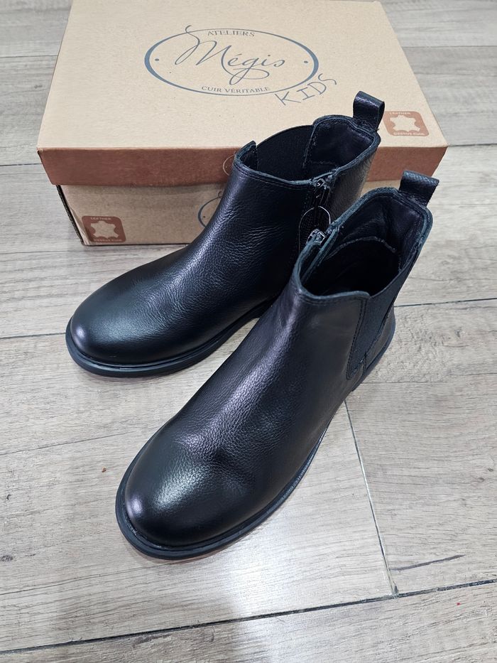 Magnifiques bottines fille en cuir,  noir, pointure 32, marque mégis,  neuves - photo numéro 4
