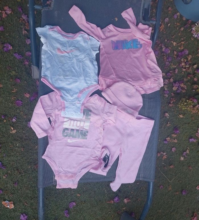 Lot 6/9 mois fille rose bébé Nike