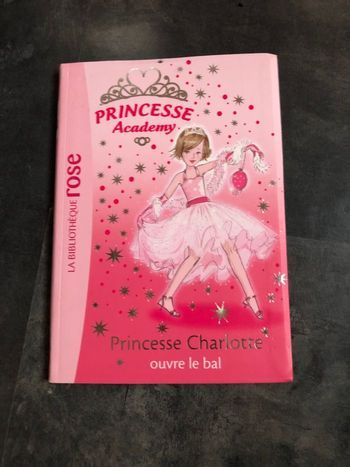 Livre princesse Charlotte ouvre le bal 6-8 ans Bibliothèque rose