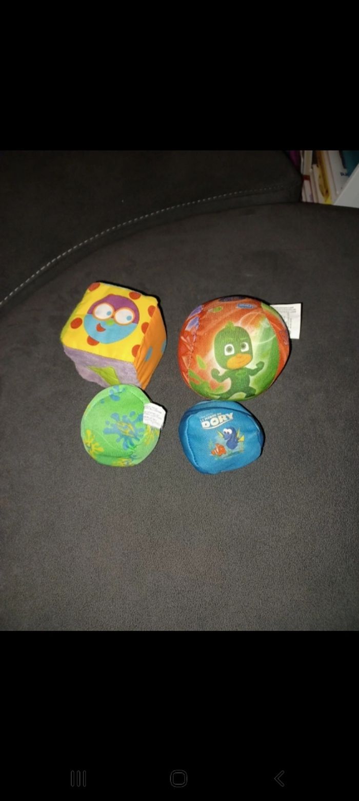 Lot de balles enfants