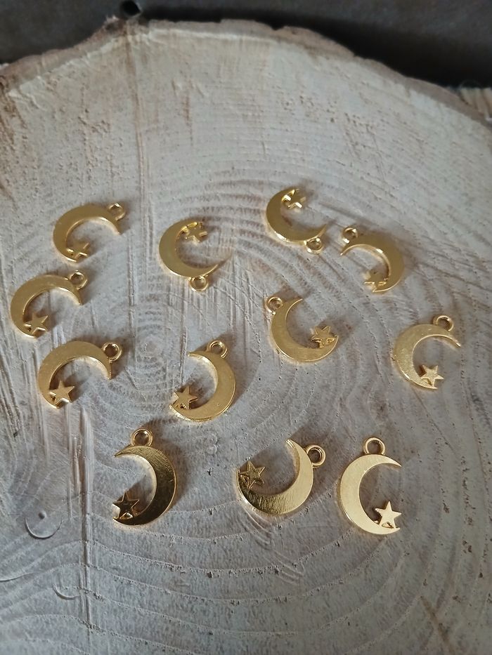 Lot de 22 pendentifs breloques lune étoile doré - photo numéro 2
