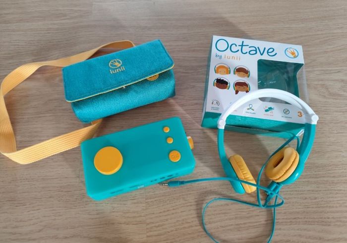 Boîte à histoire lunii avec casque neuf