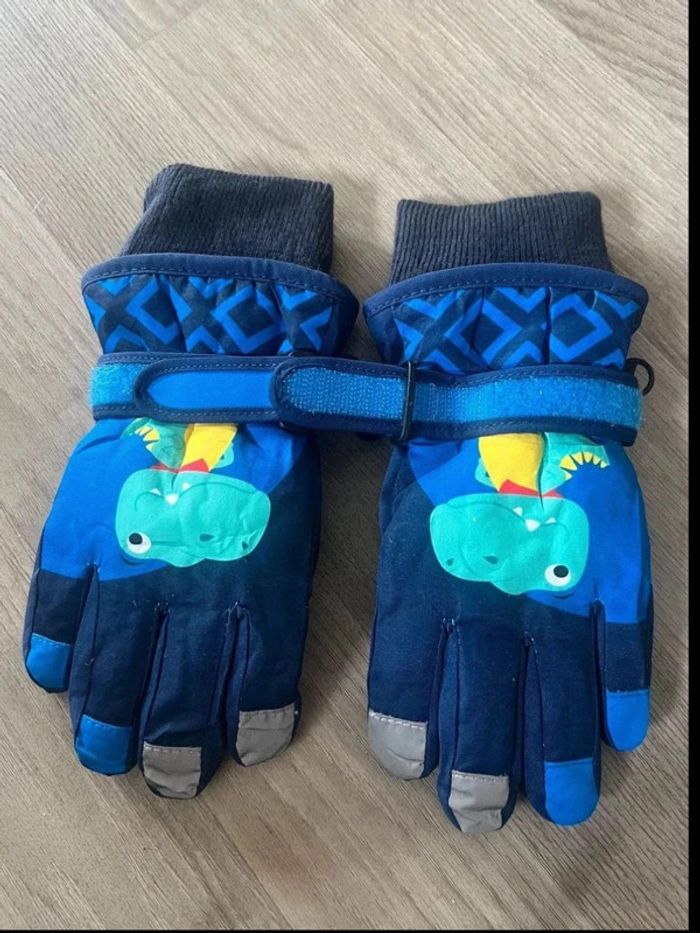 Gants dinosaures