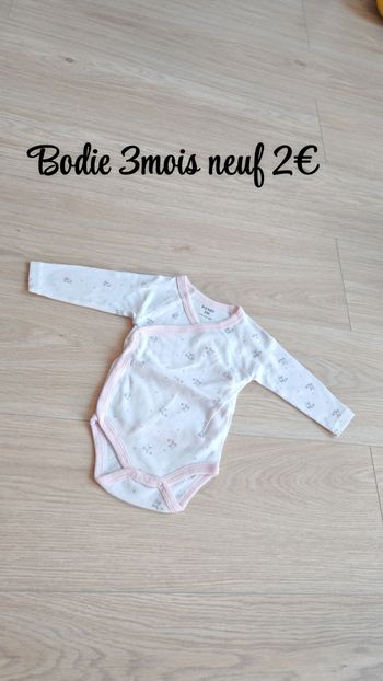 Bodie 3mois neuf kiabi 