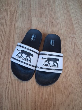 Claquettes garçon taille 30 Airness