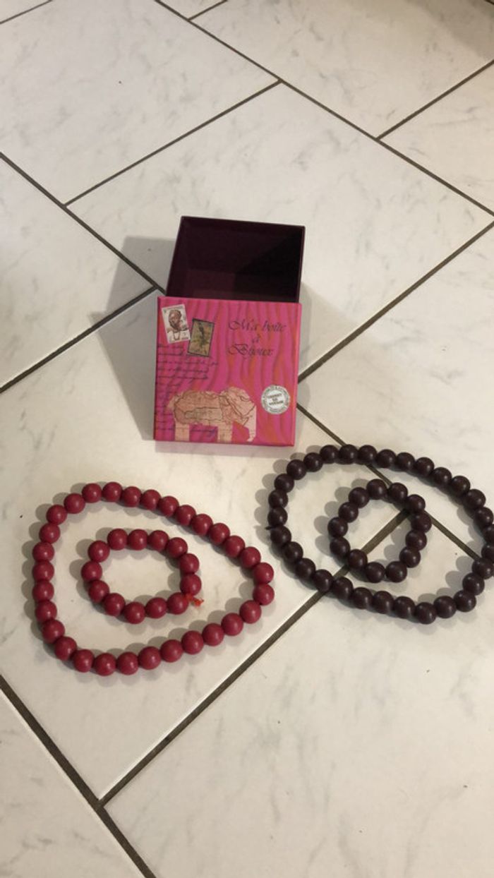 Colliers + bracelets + boîte à bijoux - photo numéro 5