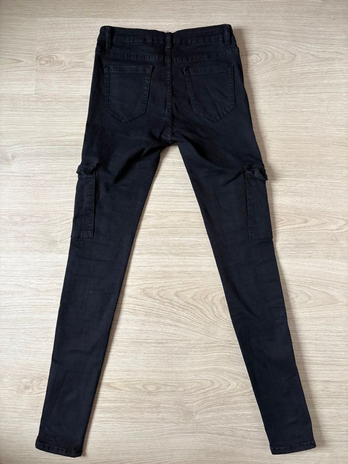 Pantalon noir style cargo - photo numéro 3