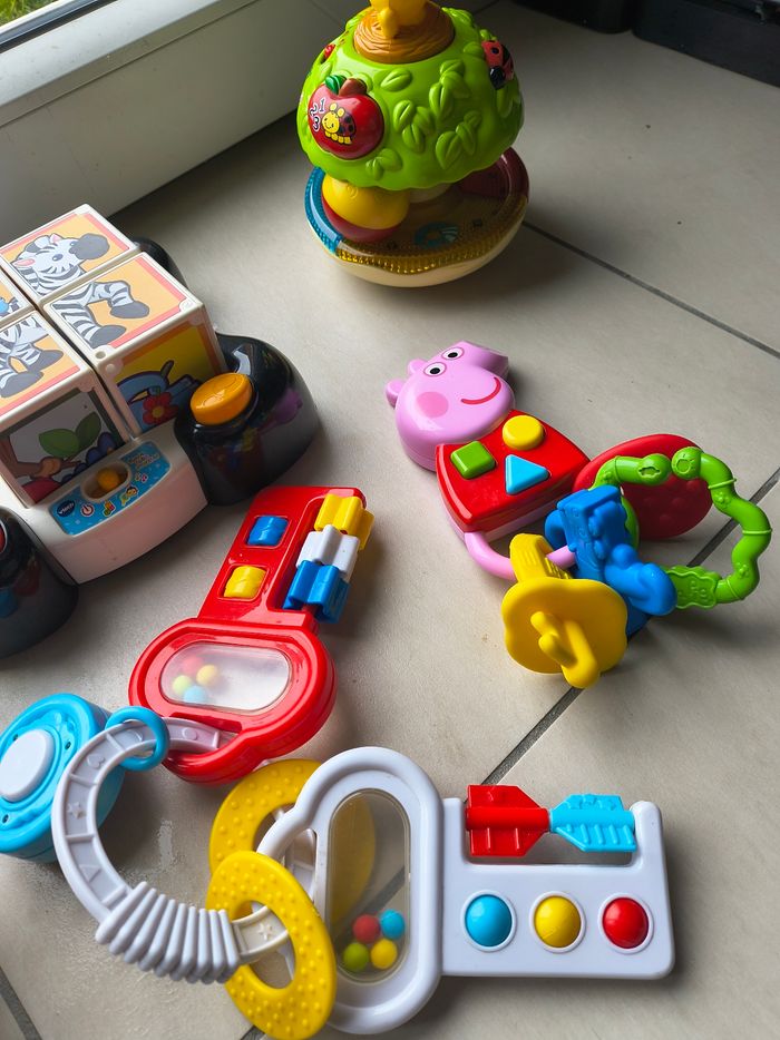 Lot de jouets - photo numéro 2