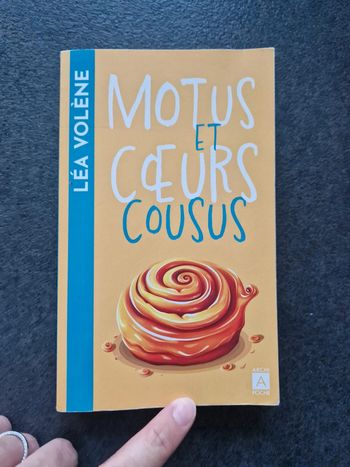 Motus et cœurs cousus
