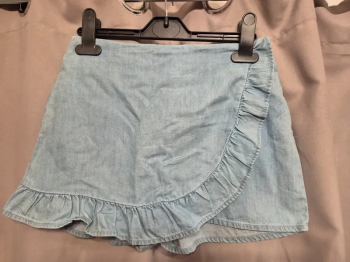 Short fille