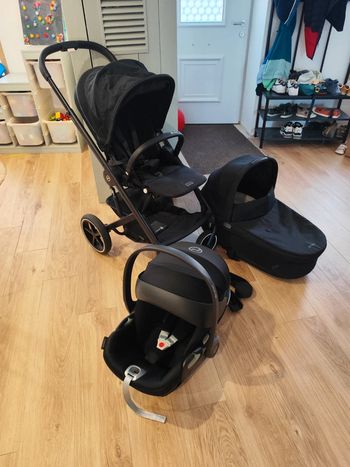 Trio poussette Cosi nacelle base isofix Cybex