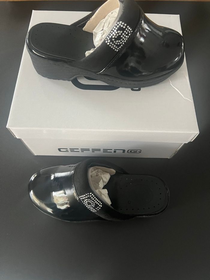 Sabot noir brillant Geffen 34