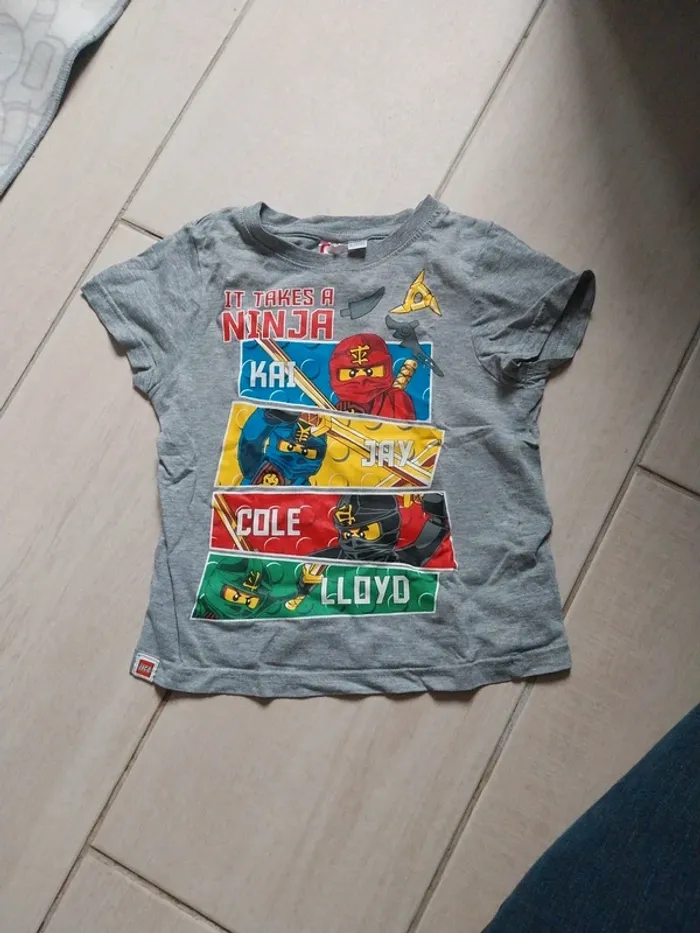 Tshirt lego 4 ans