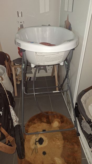 Baignoire bebe sur pied et coussin