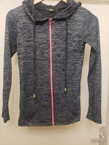 Gilet à capuche