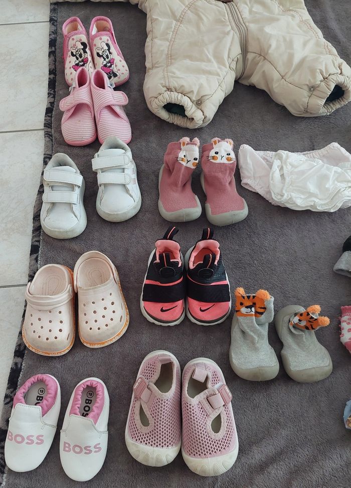 Lot chaussures et vêtements - photo numéro 2