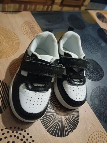 Basket neuve chauss'expo taille 22