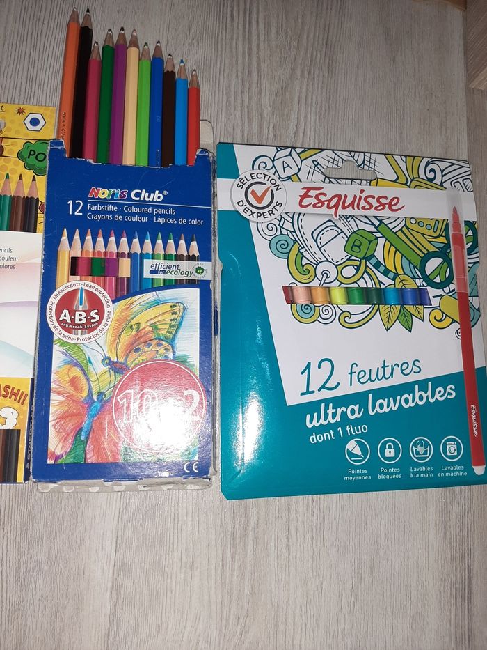 Lot de paquets crayon de couleur et un paquet de feutres - photo numéro 3