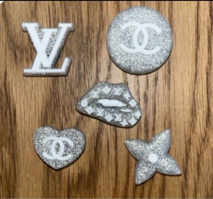 Lot de 5 pin’s pour crocs