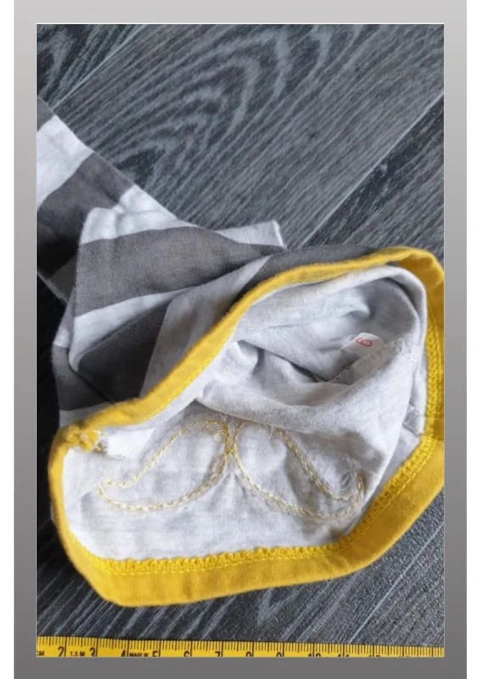 bonnet bébé rayé gris/blanc/jaune "moustache" - photo numéro 2