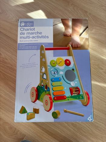 Chariot de marche en bois