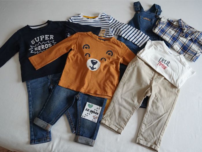 Lot n°1 : 10 Vêtements Garçon 12 mois : 4 Pantalons + 1 salopette + 5 Hauts