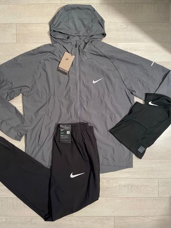 Ensemble Nike running + cagoule