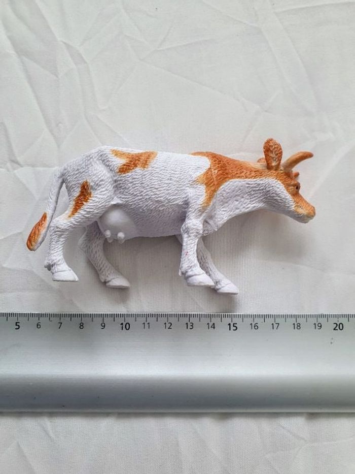 Figurine animal vache