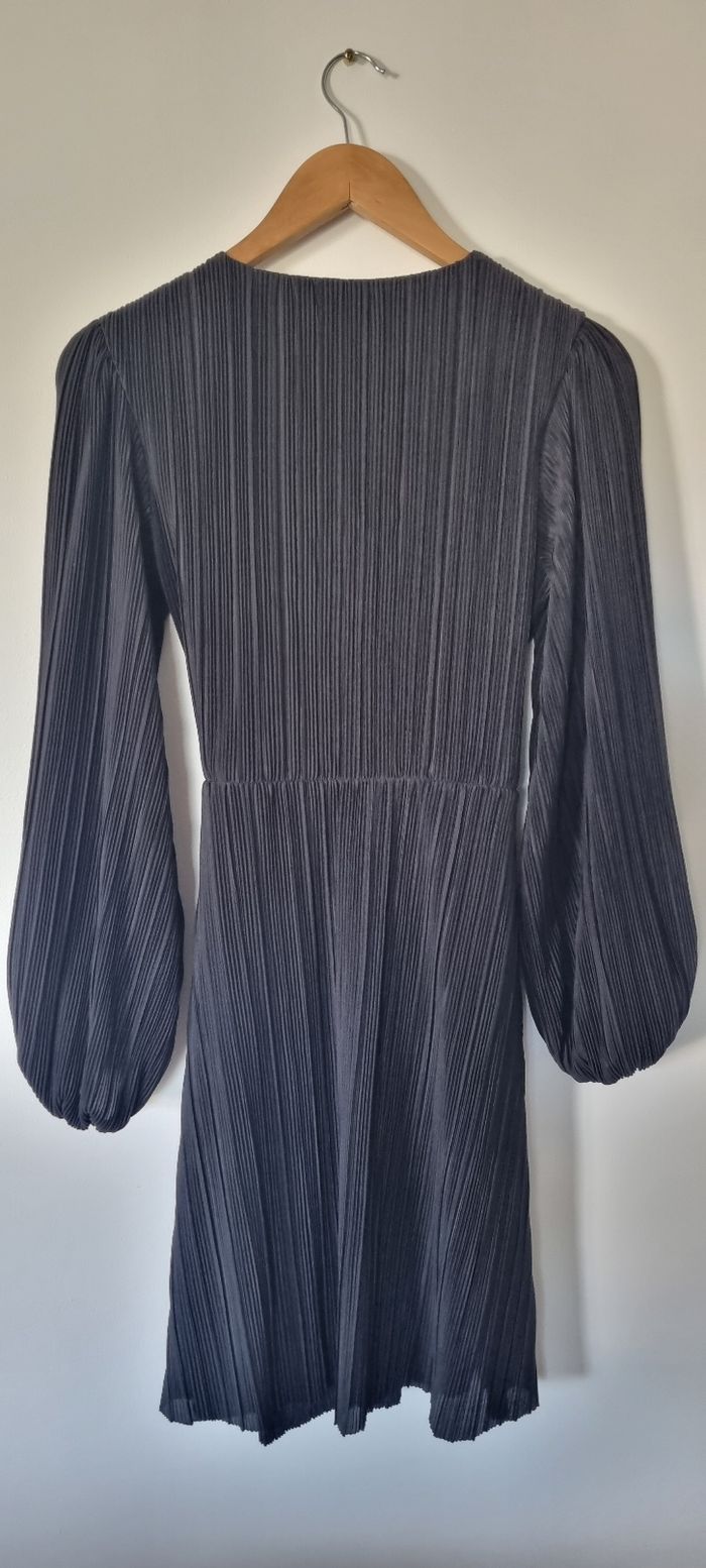 Petite robe noire Taille 36 H&M - photo numéro 3