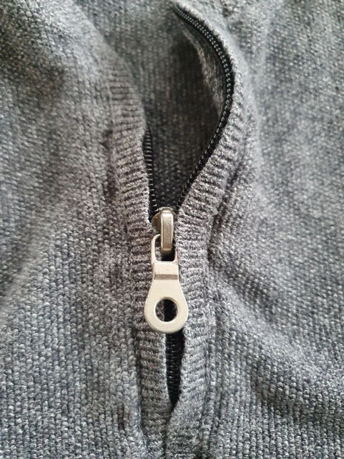 Gilet gris - photo numéro 3
