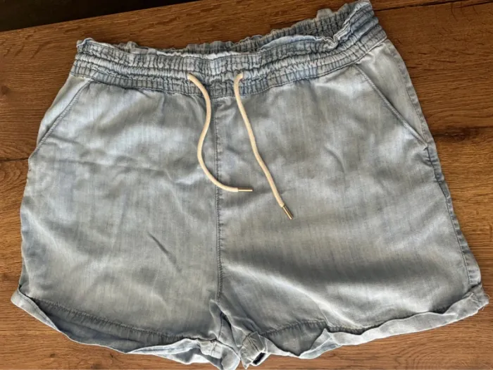 Short jeans