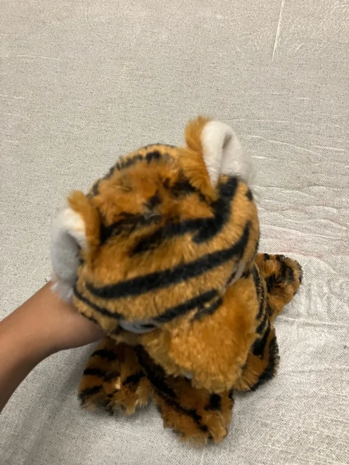 Peluche Tigre – Douceur férocement craquante ! - photo numéro 2