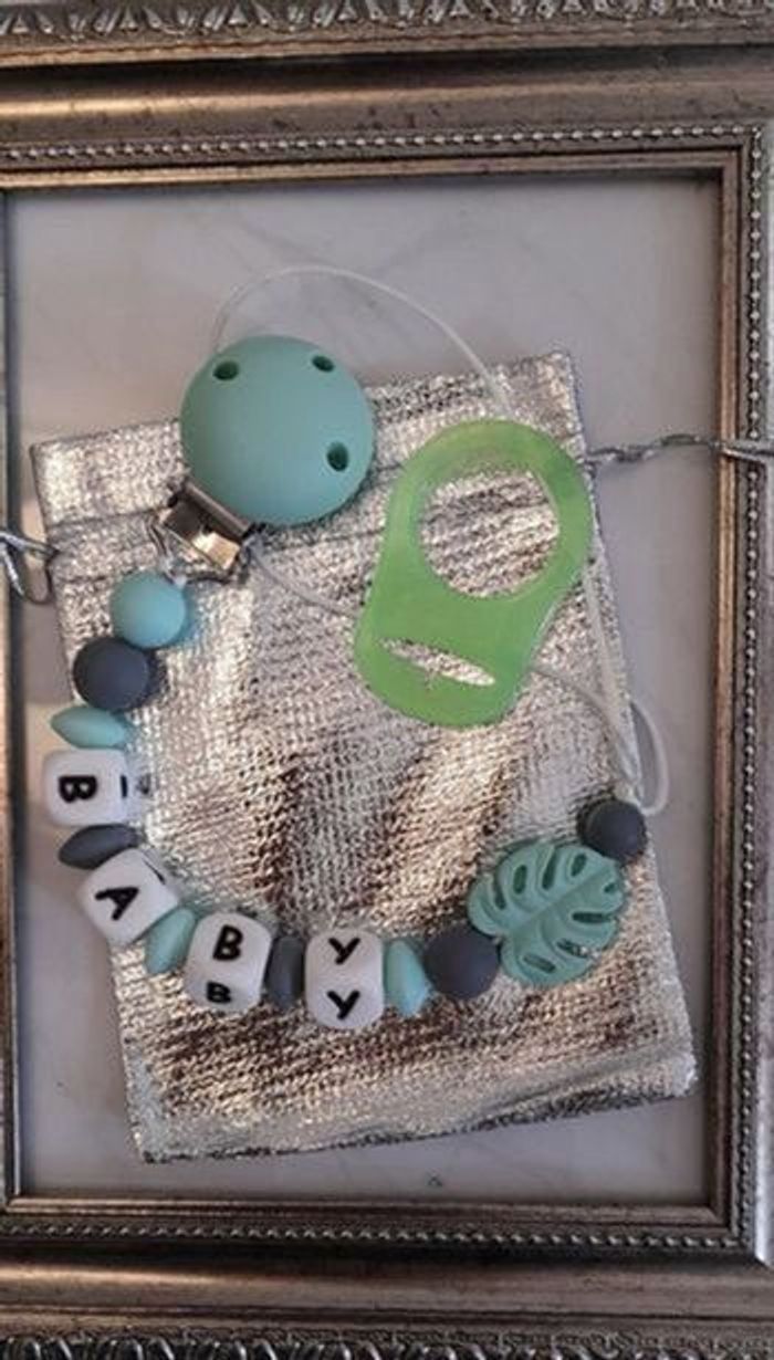 Attache tétine personnalisé avec adaptateur et pochette cadeau - photo numéro 2