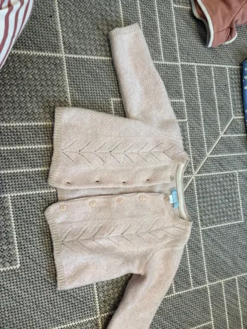Petit gilet rose 6 mois obaïbi