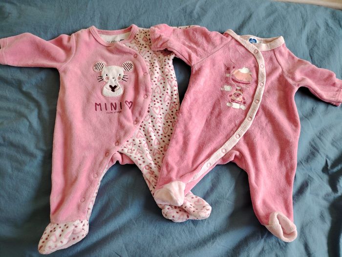 4 pyjamas et 6 bodies hiver