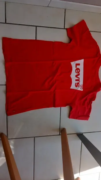 Tee shirt rouge Levi's manches courtes mixte 14 ans