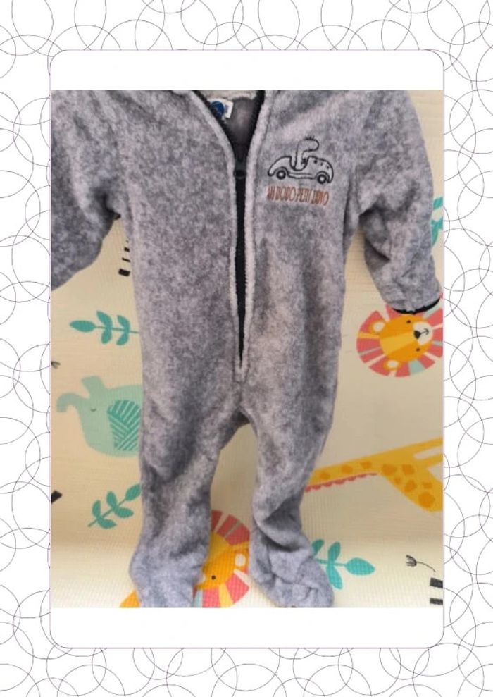 Sur pyjama dinosaure - photo numéro 7