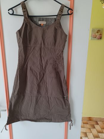 Robe à bretelles