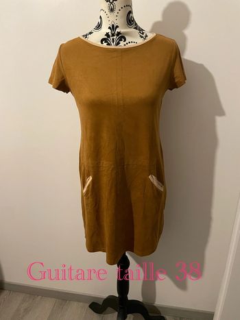 Robe manches courte marron moutarde camel en daim suédine col rose clair Guitare taille 38