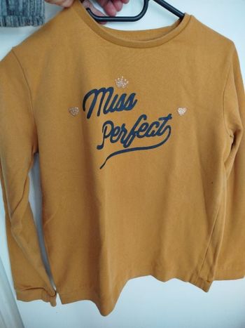 #kytie12ansfille. Sweat manches longues taille 12 ans