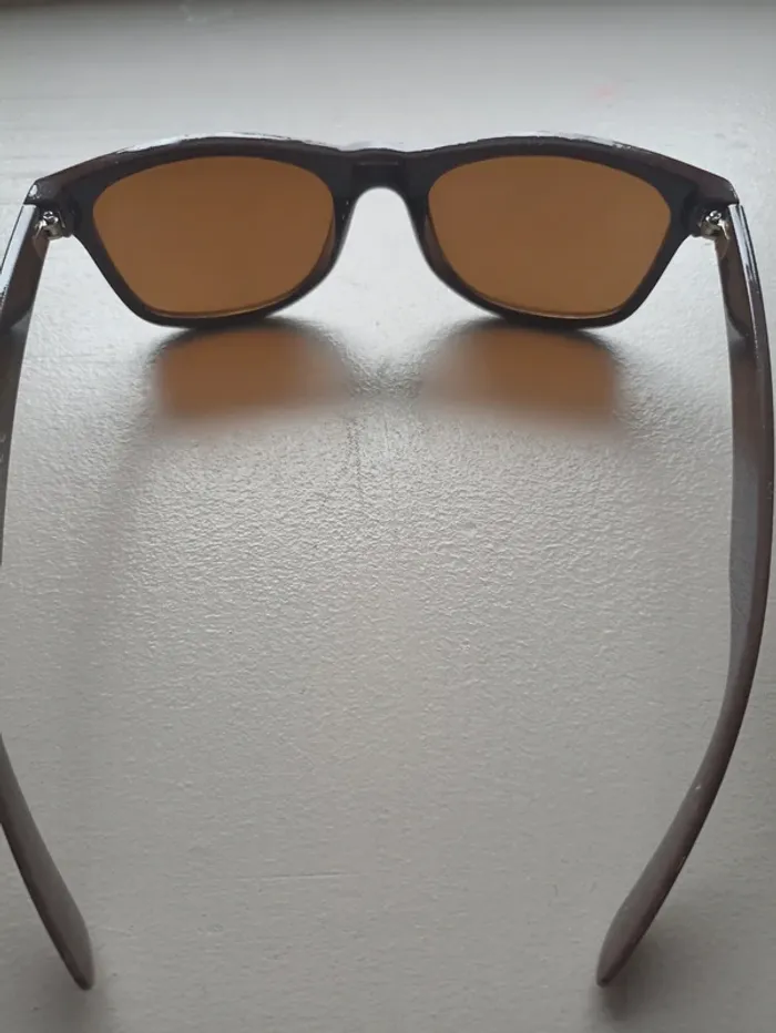 Lunette de soleil femme TBE Magnum - photo numéro 3