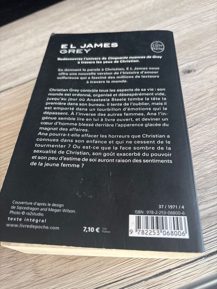 Grey - EL James - photo numéro 2