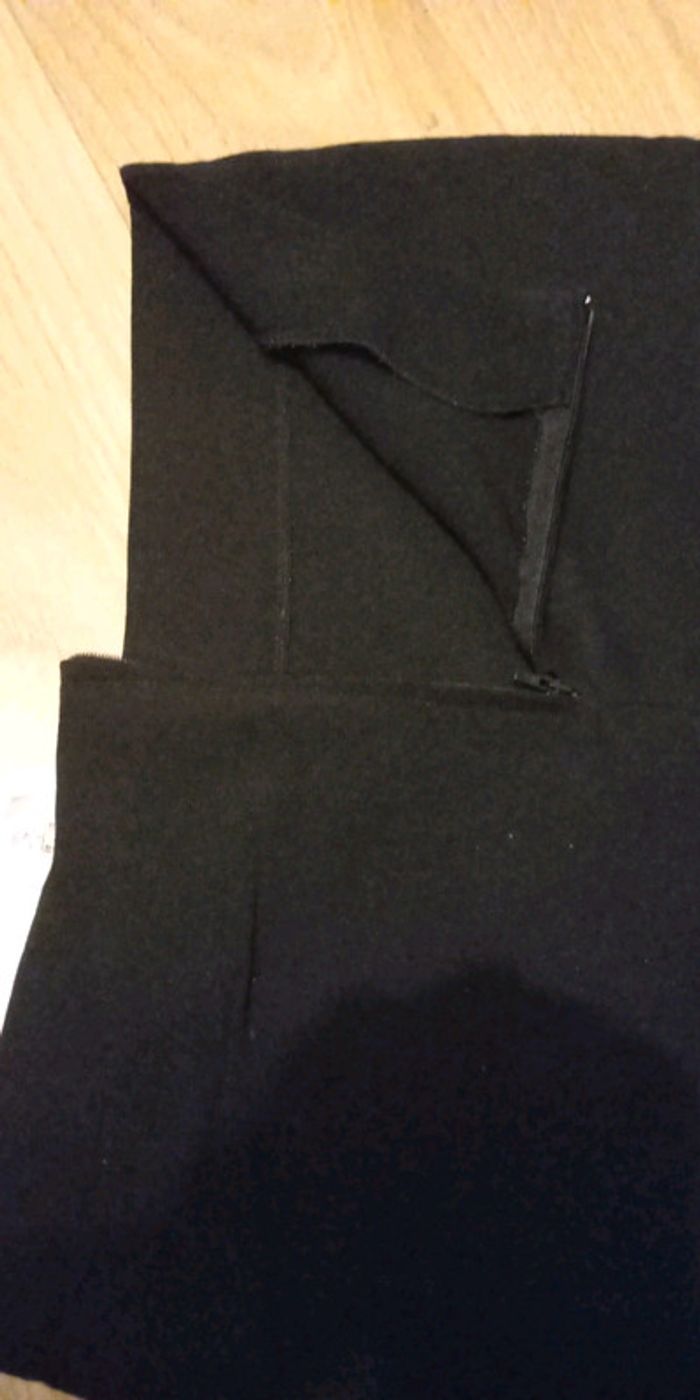Jupe noire T42 - photo numéro 2